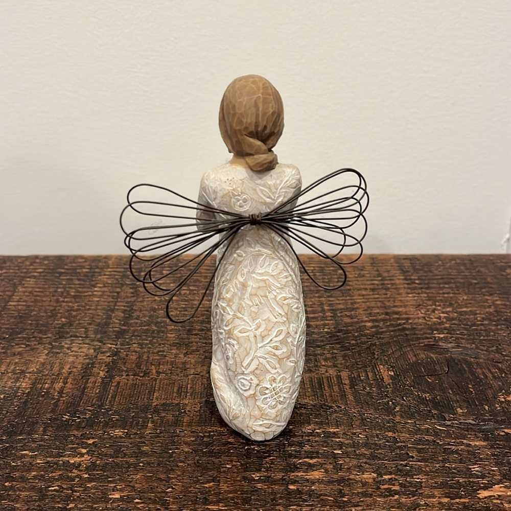 Willow Tree Remembrance Angel Figurine - Picture 2 of 3